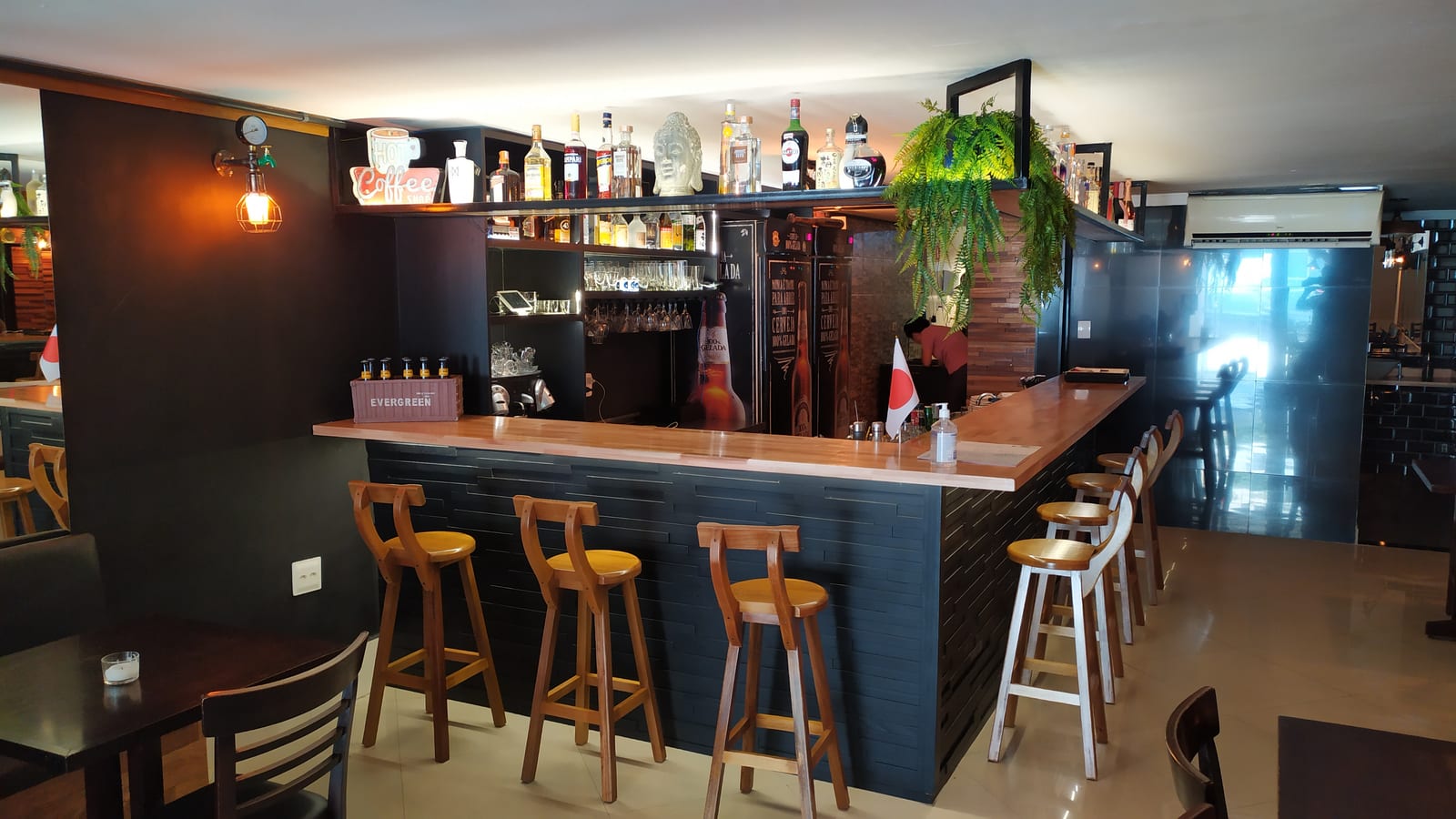 Bar Izakaya Enso reformado pela Impacto